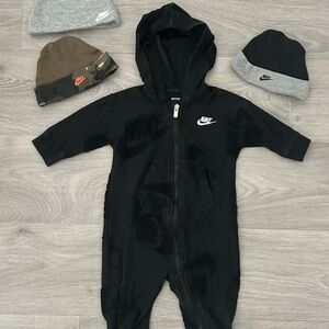 Nike Black Kids 6M One Piece & Hats